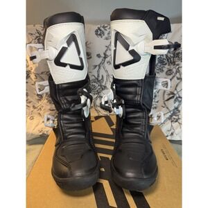 LEATT Black White Side Locking Moto Boots Off-Road Dualzone Sole 3.5 JR